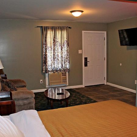 Jefferson Inn And Suites Exterior photo
