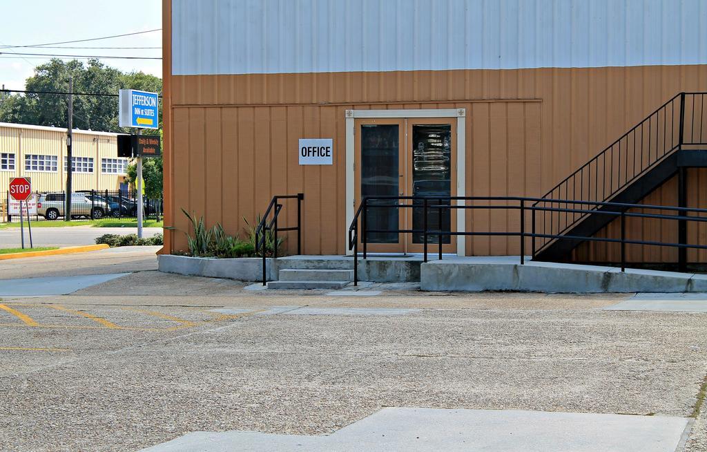 Jefferson Inn And Suites Exterior photo