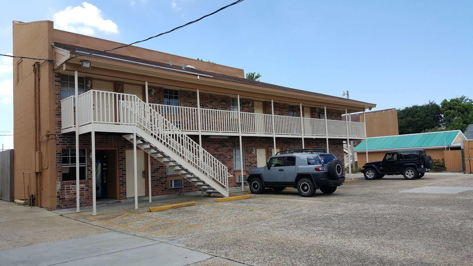 Jefferson Inn And Suites Exterior photo